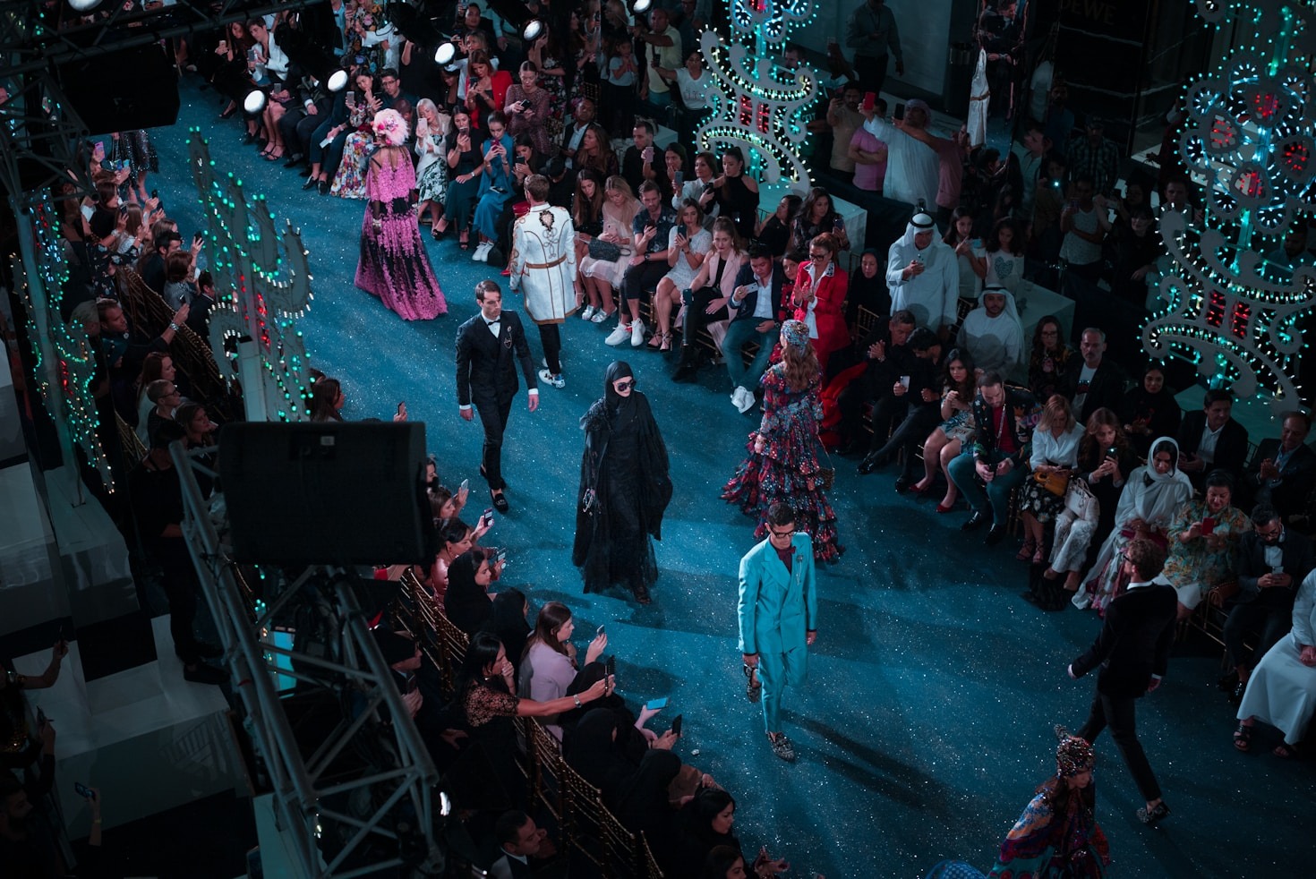 Exploring the Comprehensive Programs at La Mode